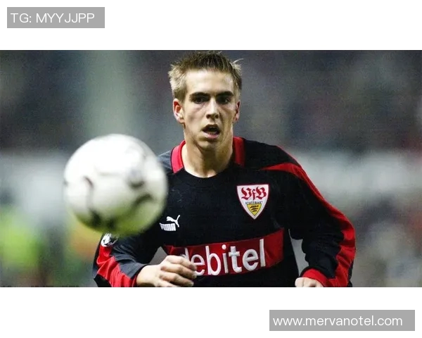 拉姆从边前卫到世界最佳边后卫的华丽蜕变与职业生涯回顾